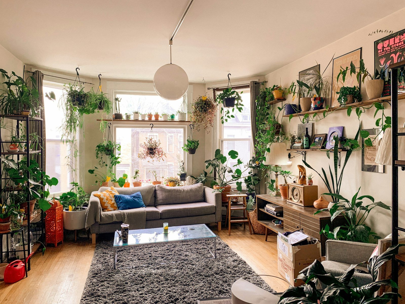 DIY Room Decor for Small Apartments in 12 Brilliant Moves